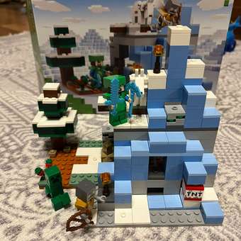 Конструктор LEGO Minecraft Ледяные вершины 304 дет.: отзыв пользователя ДетМир
