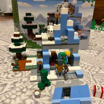 Конструктор LEGO Minecraft Ледяные вершины 304 дет.: отзыв пользователя ДетМир