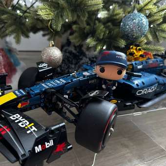 Конструктор LEGO Technic Oracle Red Bull Racing 1639 дет.: отзыв пользователя Детский Мир