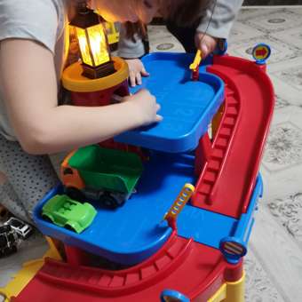 Гараж VIKINGTOYS 3х-уровневый прочный от года: отзыв пользователя Детский Мир