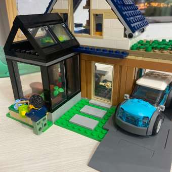 Конструктор LEGO City Family House and Electric Car 462 дет.: отзыв пользователя Детский Мир