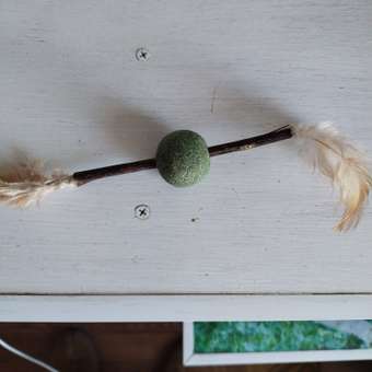 Игрушка для кошек Barbaks Пернатый шарик из кошачьей мяты натуральными перьями и палочками мататаби 9см: отзыв пользователя. Зоомагазин Зоозавр