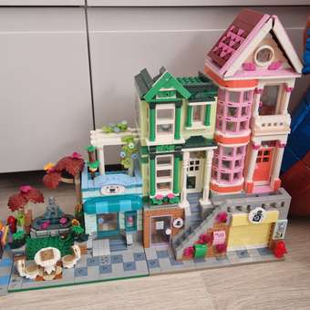 Конструктор LEGO Friends Апартаменты и магазины 2040 дет.: отзыв пользователя Детский Мир