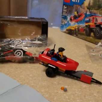 Конструктор LEGO City Fire Truck with Rescue Boat 301 дет.: отзыв пользователя Детский Мир