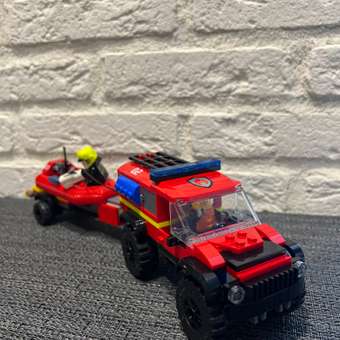 Конструктор LEGO City Fire Truck with Rescue Boat 301 дет.: отзыв пользователя ДетМир