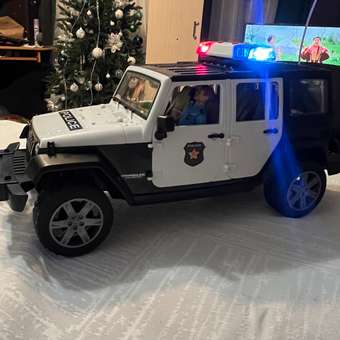 Полицейская машина Bruder Jeep с фигуркой 1:16: отзыв пользователя Детский Мир
