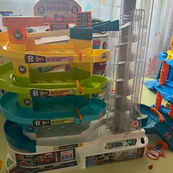 Парковка SHARKTOYS 5 этажей с 6 автомобилями: отзыв пользователя Детский Мир