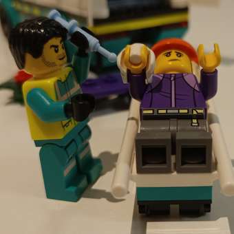 Конструктор LEGO City Машина скорой помощи 184 дет.: отзыв пользователя ДетМир